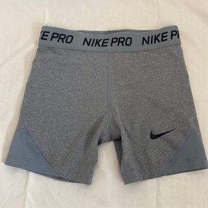 Heather grey Nike girls spandex, size large dry-fit